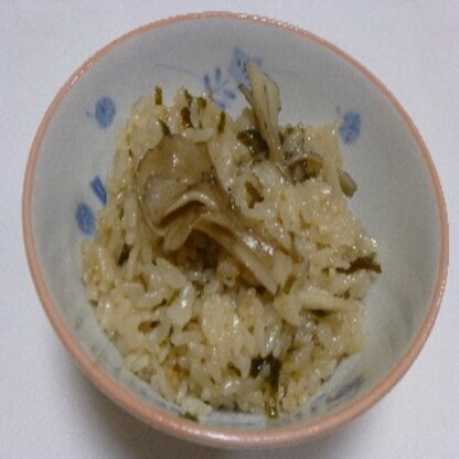 yochi814さん、初めまして♪ (*^^*)シンプルな味付けだと舞茸の香りが引き立ちますね☆炊き上がる直前に良い香りが漂い驚きました！お味もいいですよ～♪
